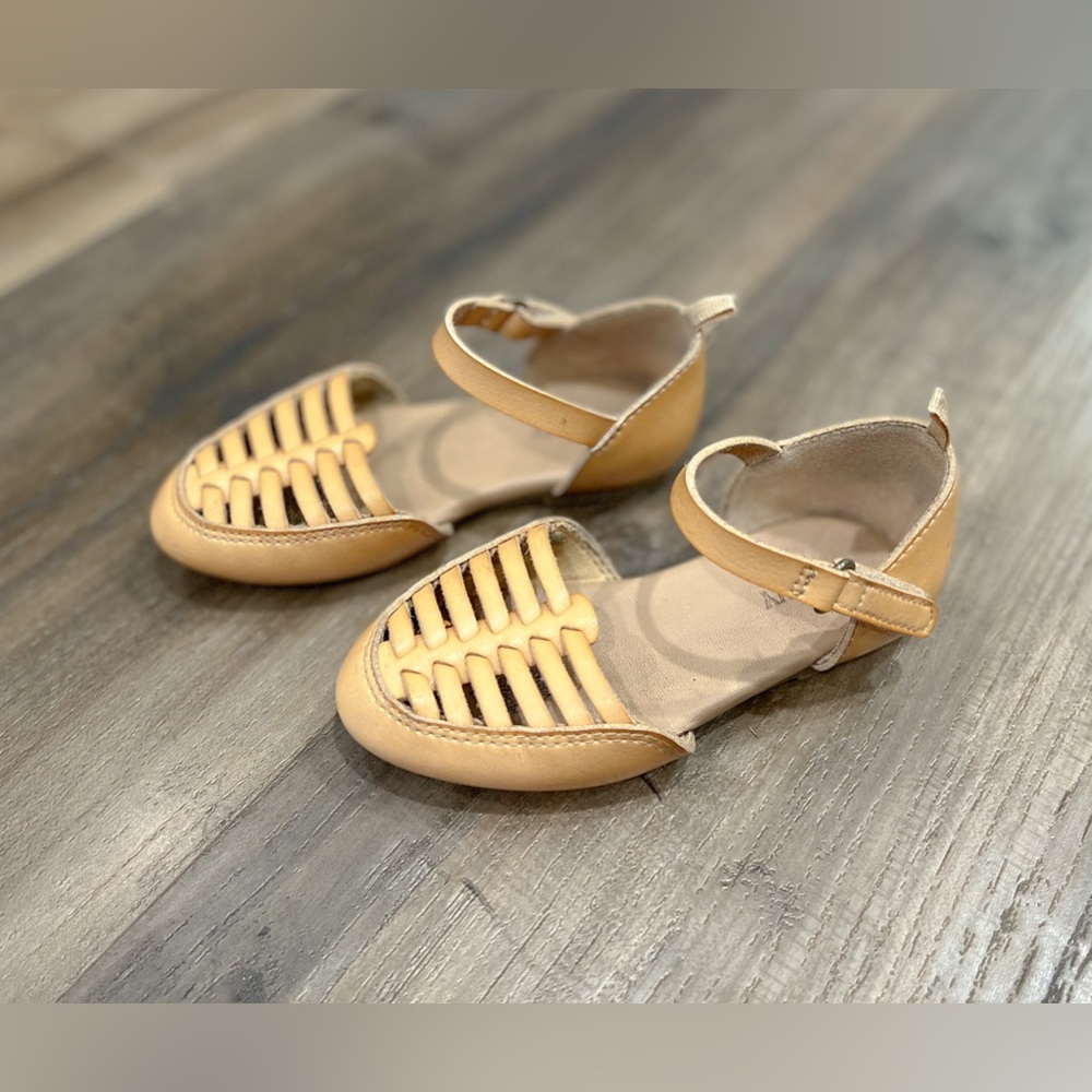 Girls Old Navy Faux Leather Sandals Sandals Size 8